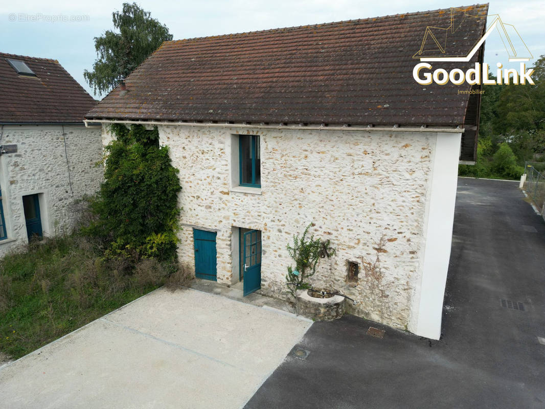 Maison à FONTENAY-LE-VICOMTE