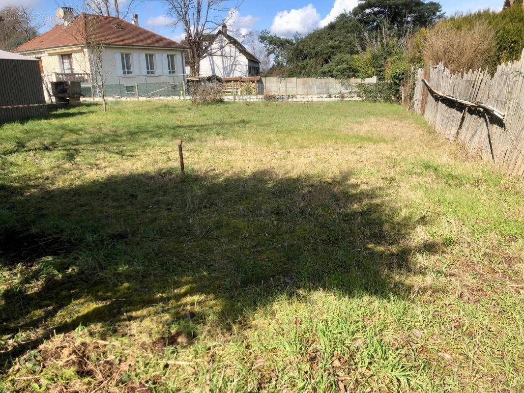 Terrain à ONCY-SUR-ECOLE