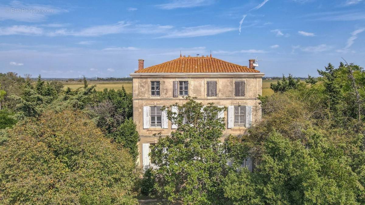 Maison à FONTVIEILLE