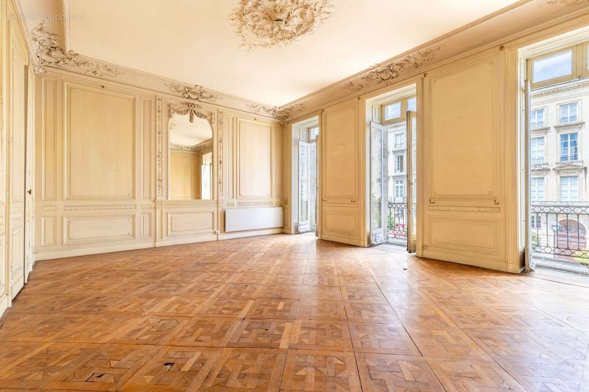 Appartement à BORDEAUX