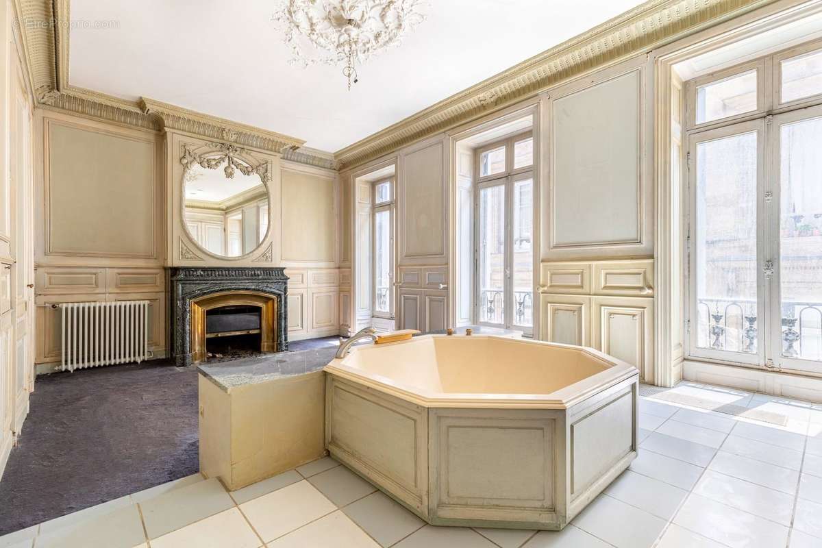 Appartement à BORDEAUX