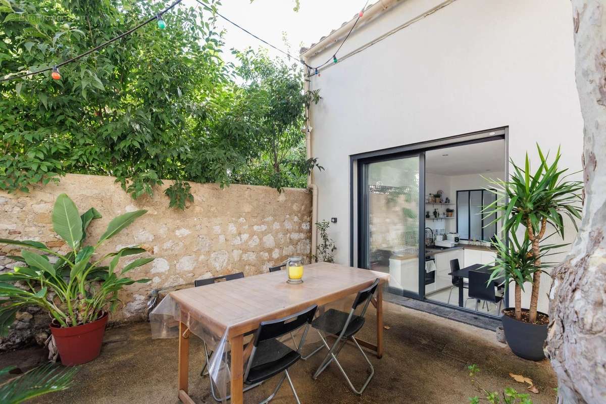 Appartement à MARSEILLE-11E