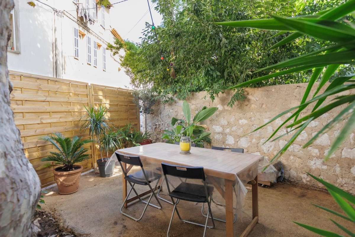 Appartement à MARSEILLE-11E