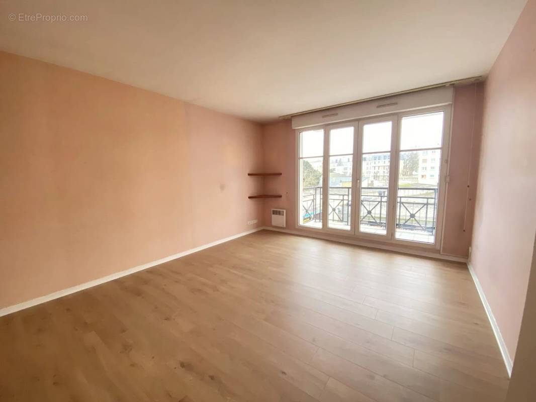 Appartement à LE PLESSIS-TREVISE