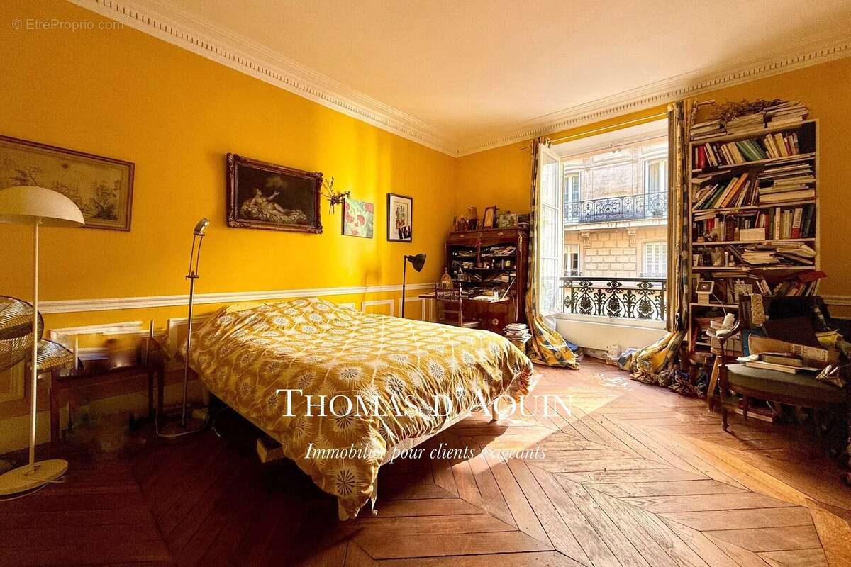 Appartement à PARIS-8E