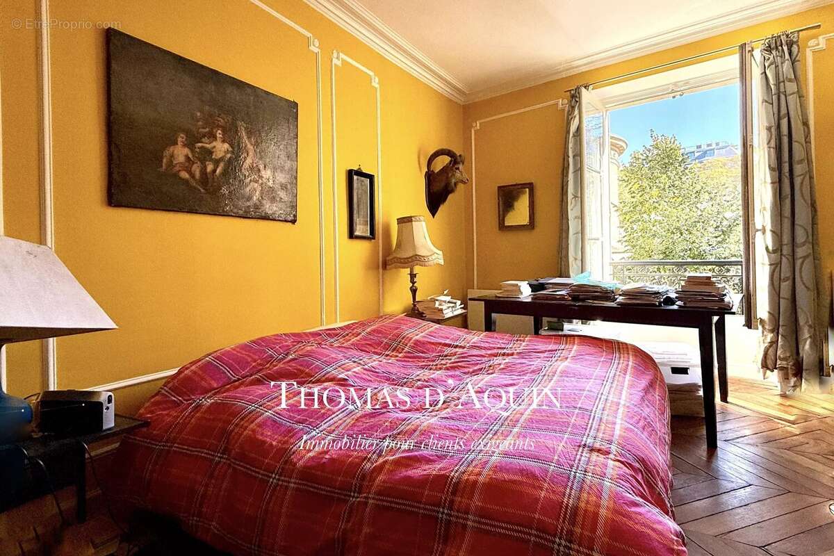 Appartement à PARIS-8E