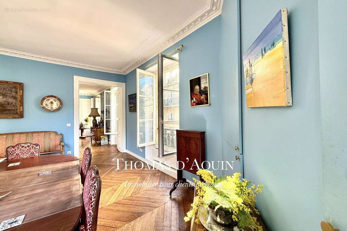 Appartement à PARIS-8E