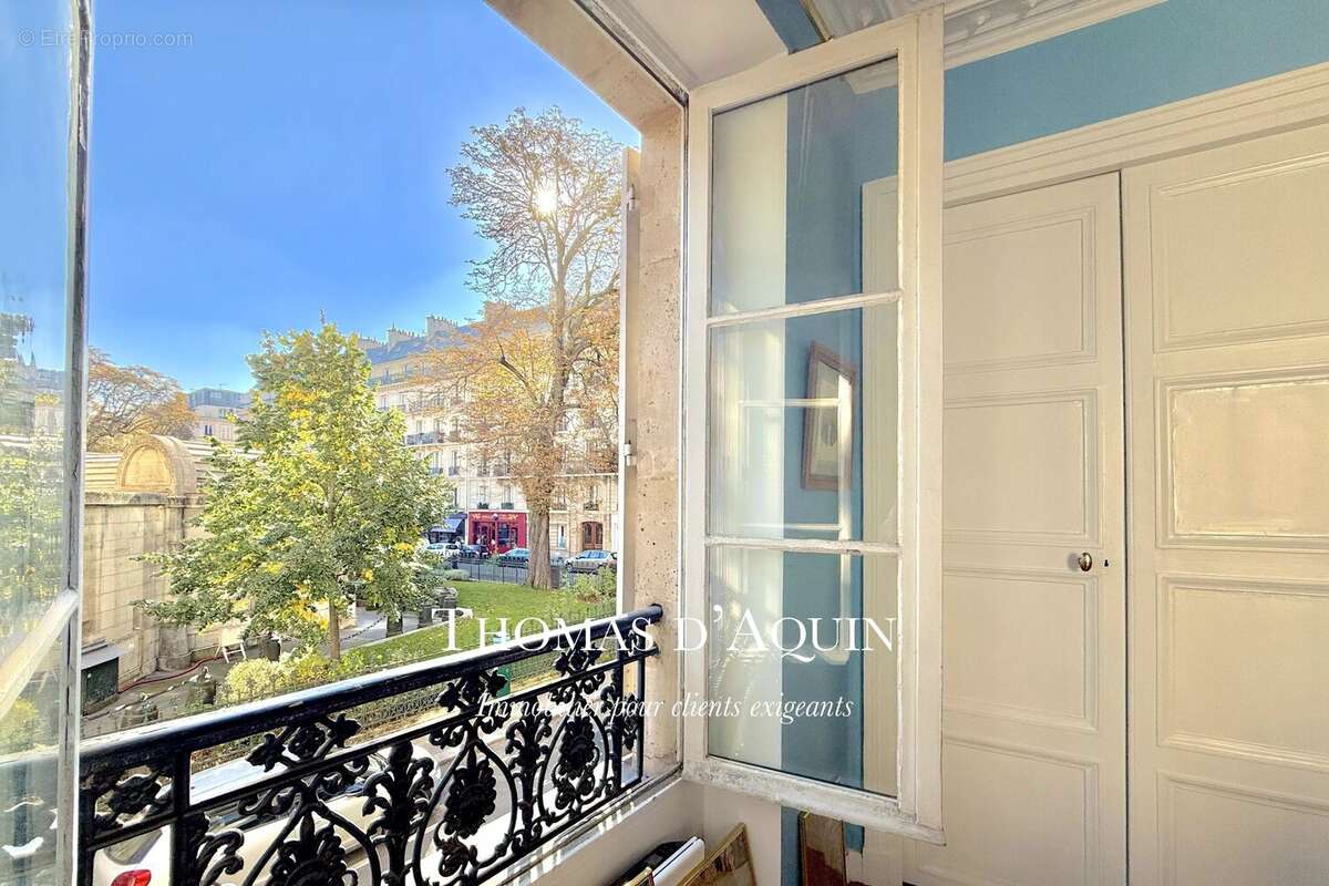 Appartement à PARIS-8E