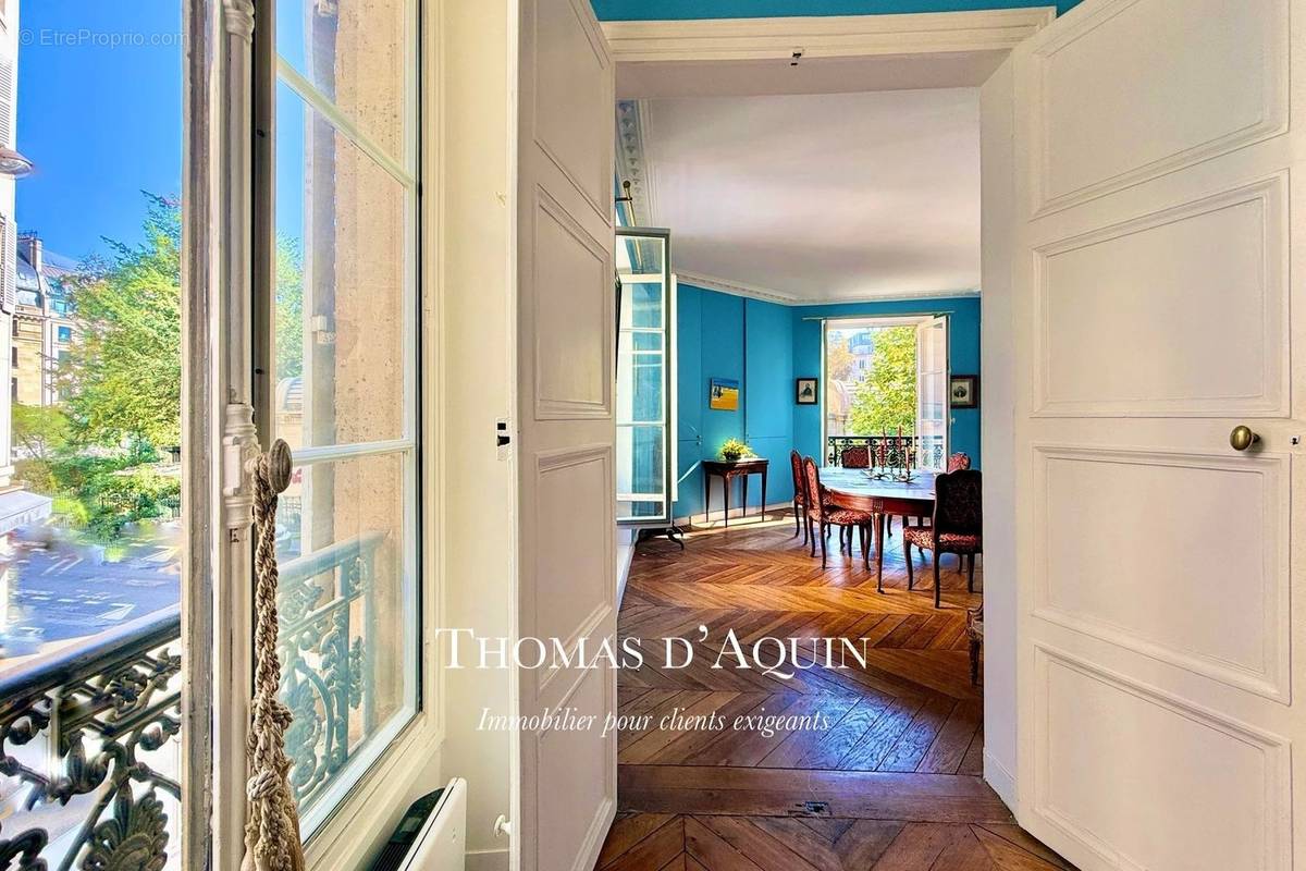 Appartement à PARIS-8E