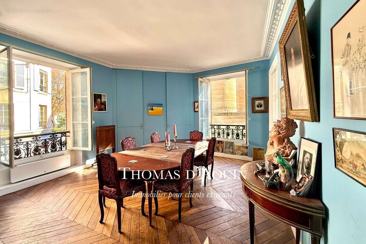 Appartement à PARIS-8E