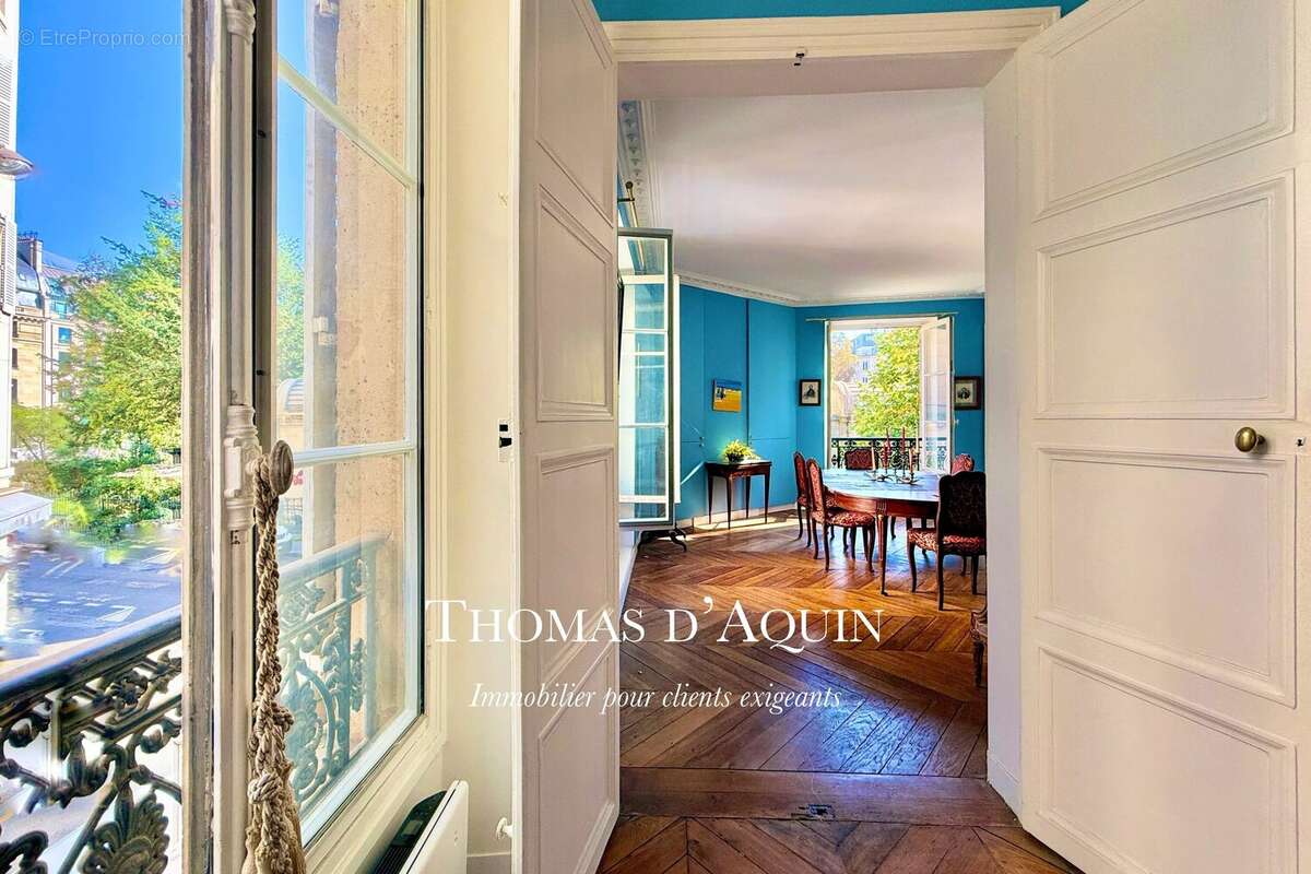 Appartement à PARIS-8E