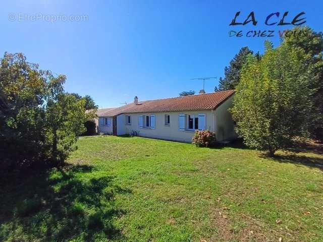 Maison à COULONGES-SUR-L&#039;AUTIZE