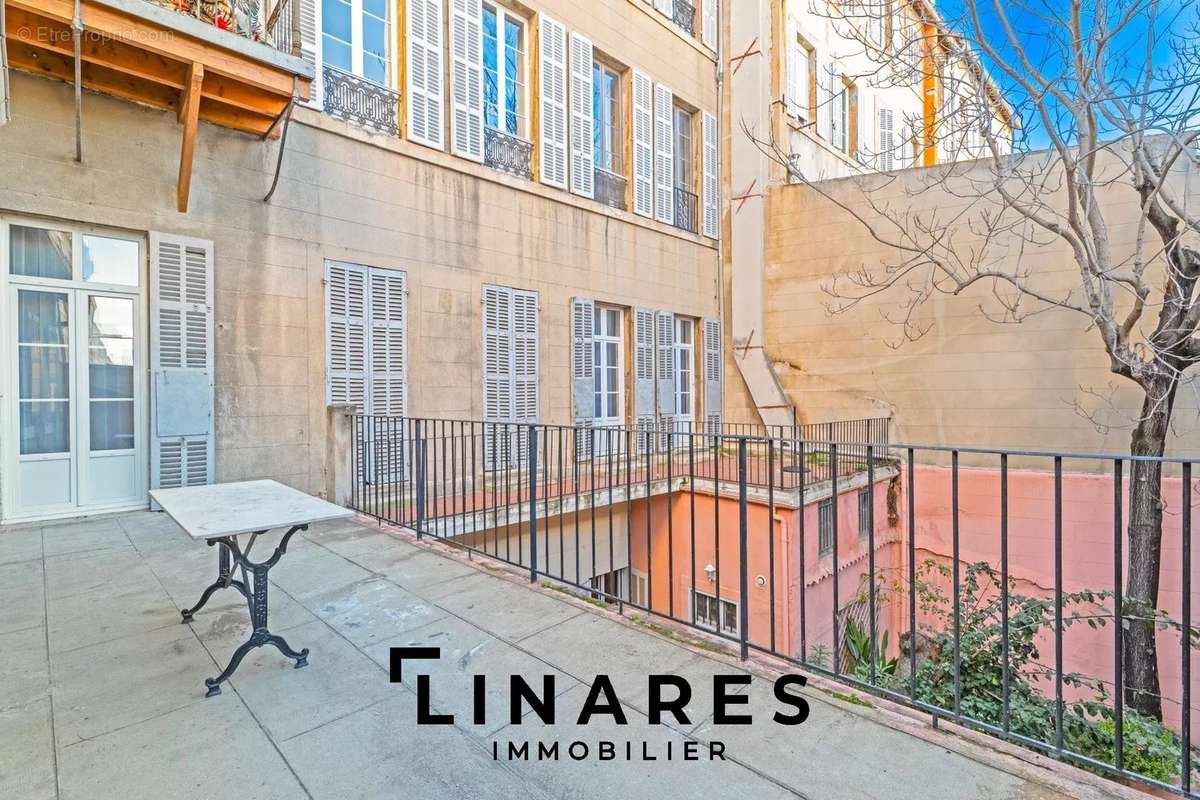 Appartement à MARSEILLE-6E