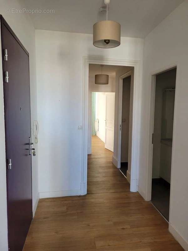 Appartement à MARSEILLE-2E