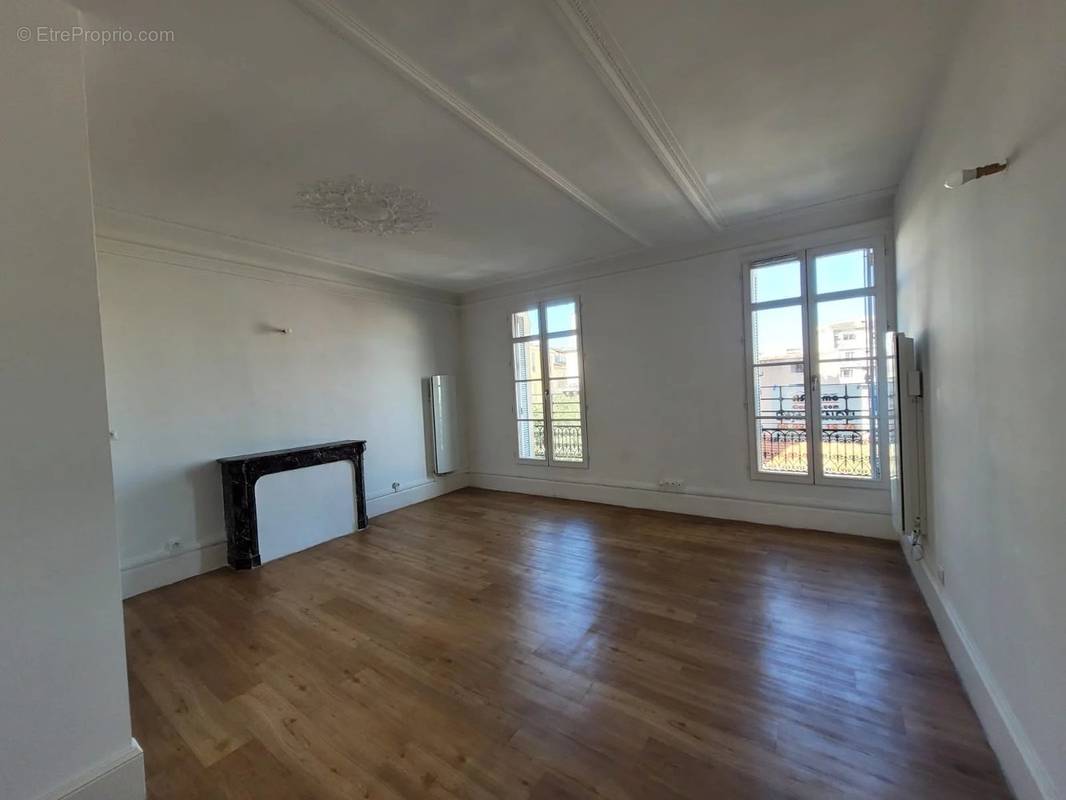 Appartement à MARSEILLE-2E