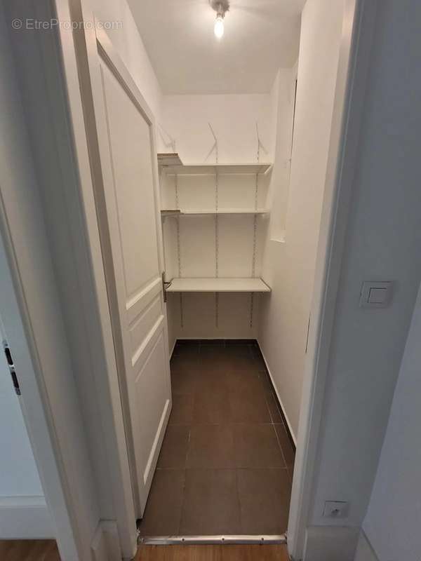 Appartement à MARSEILLE-2E