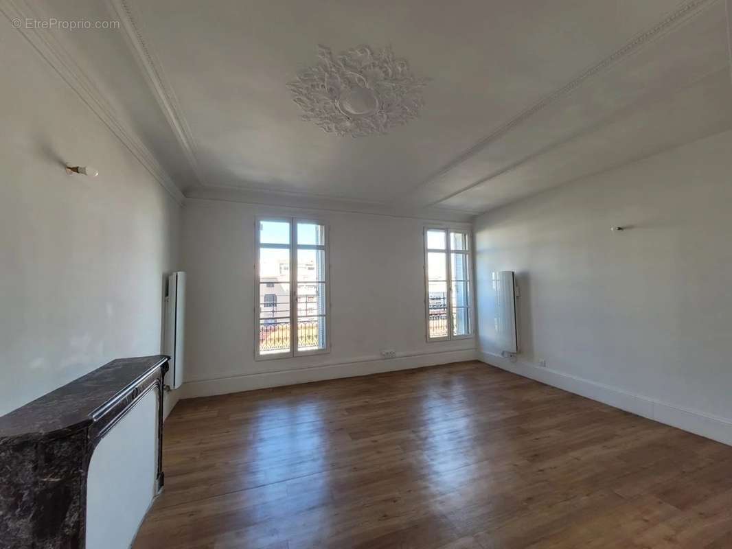 Appartement à MARSEILLE-2E