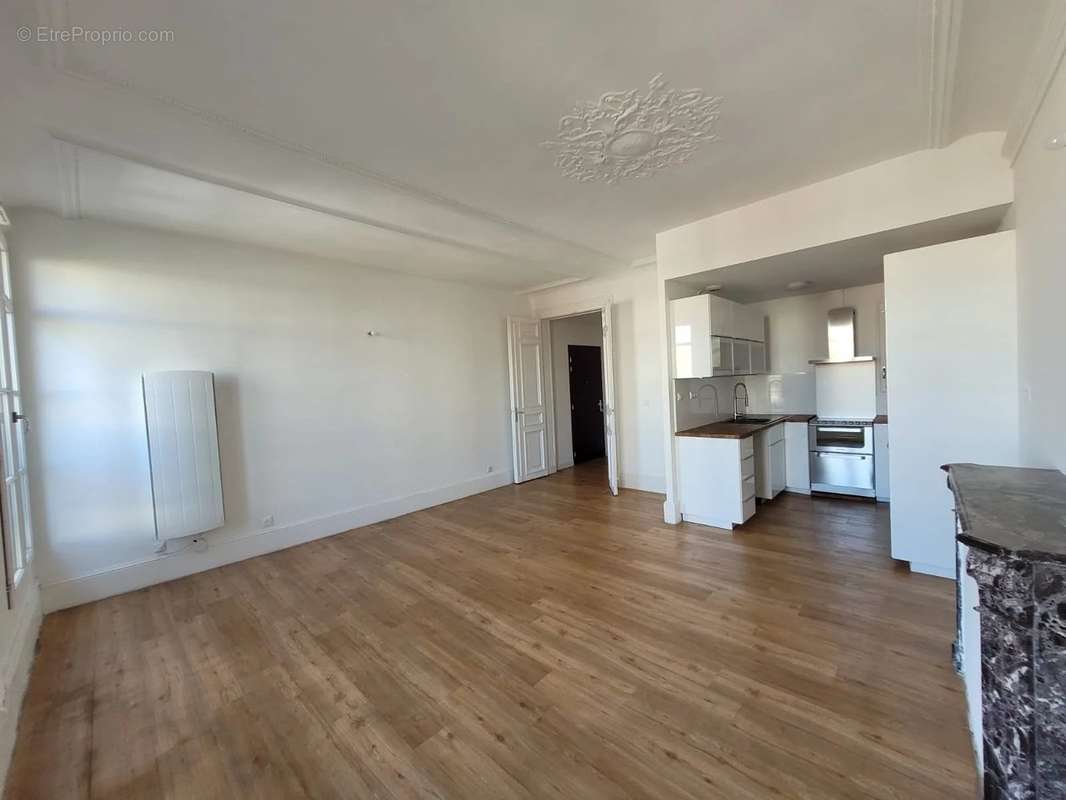 Appartement à MARSEILLE-2E