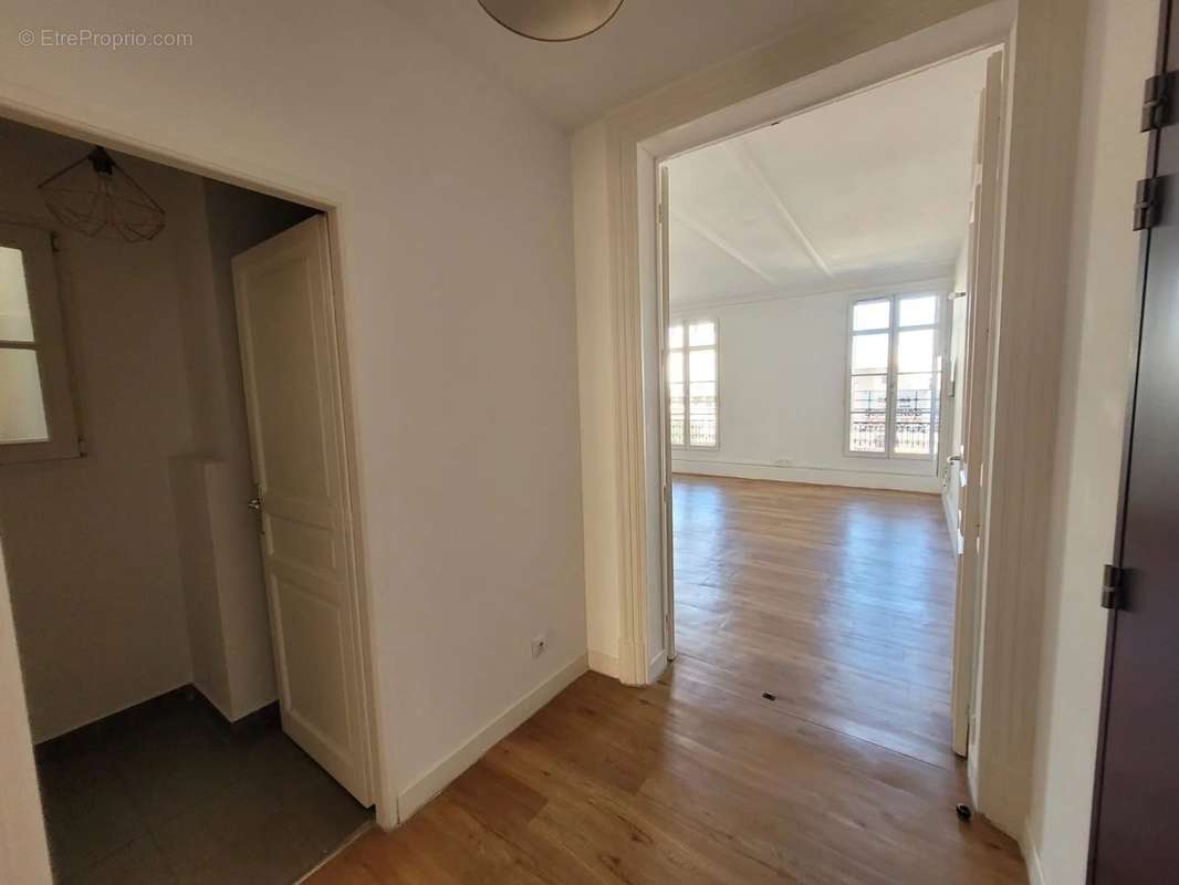 Appartement à MARSEILLE-2E