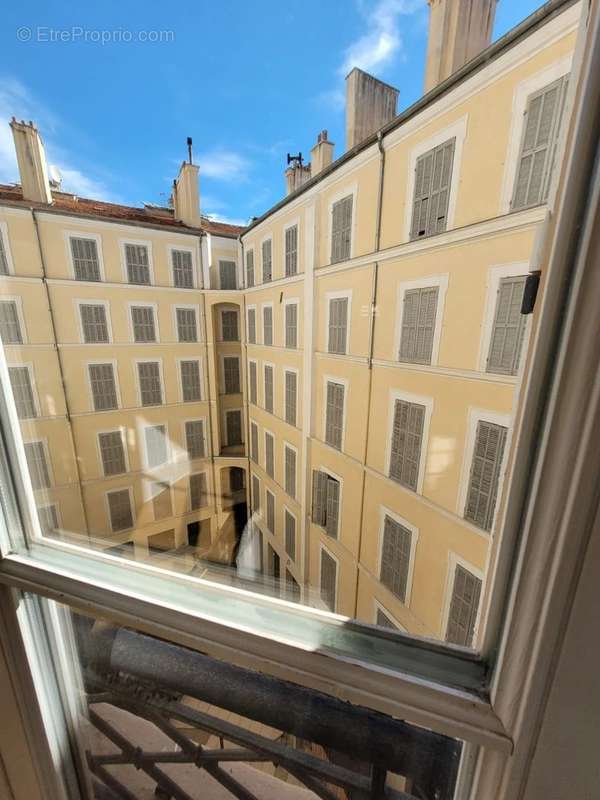 Appartement à MARSEILLE-2E