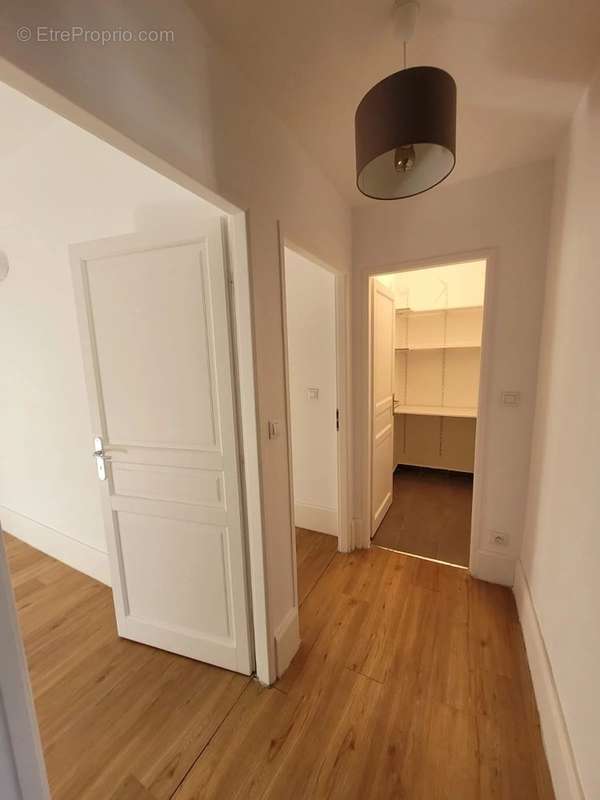 Appartement à MARSEILLE-2E