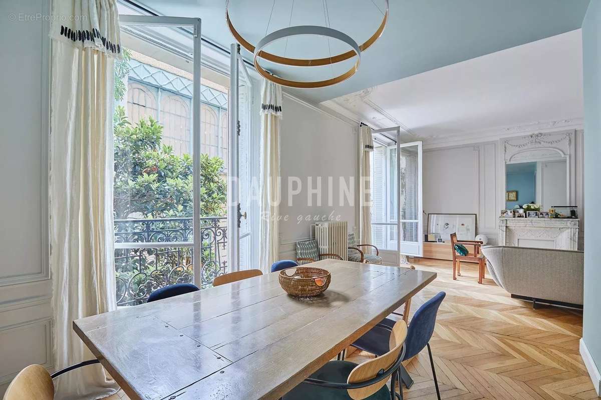 Appartement à PARIS-7E