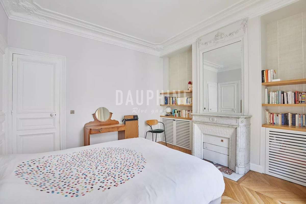 Appartement à PARIS-7E