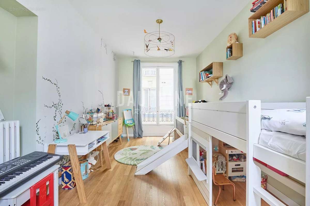 Appartement à PARIS-7E