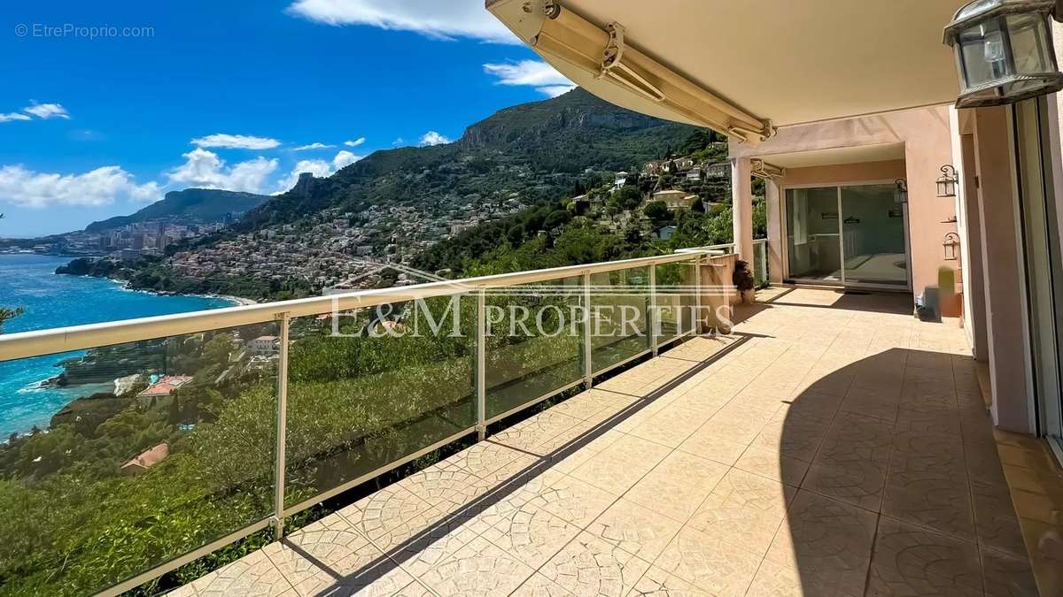 Appartement à ROQUEBRUNE-CAP-MARTIN