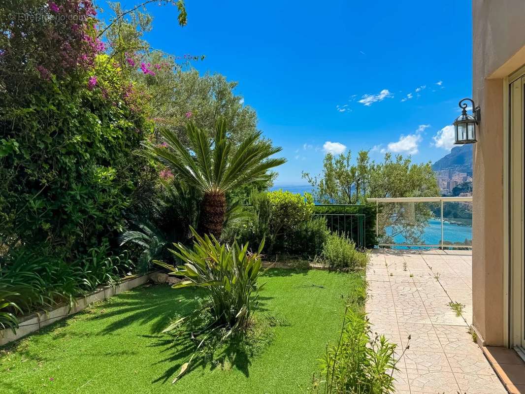 Appartement à ROQUEBRUNE-CAP-MARTIN