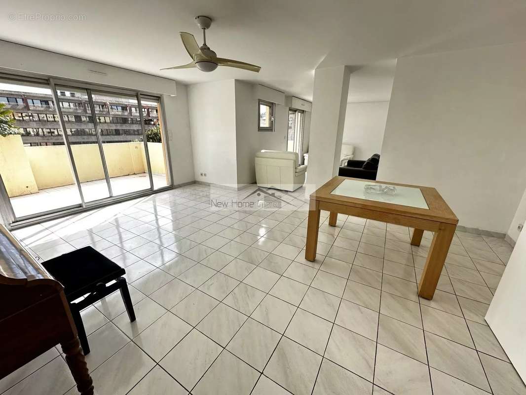 Appartement à MARSEILLE-8E