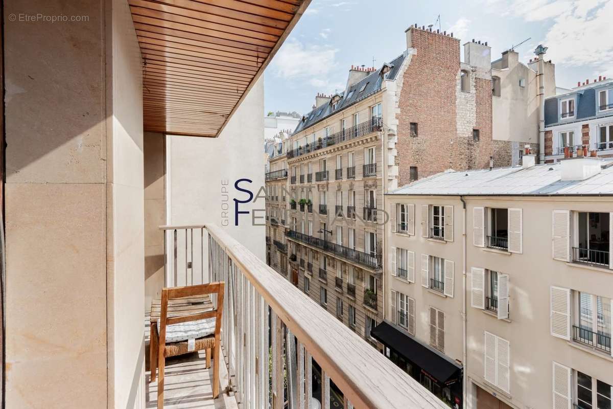 Appartement à PARIS-17E