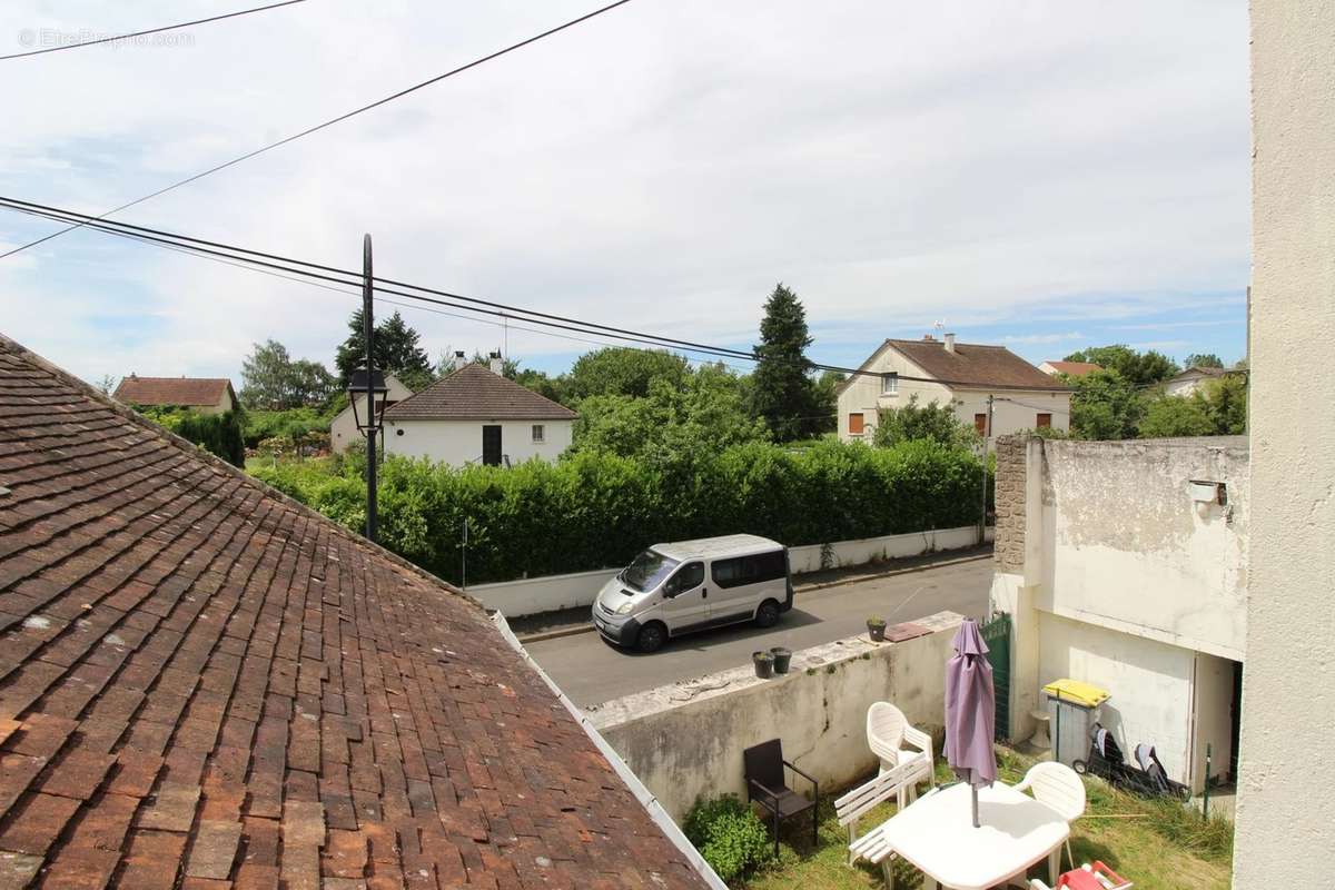 Appartement à SAVIGNY-LE-TEMPLE