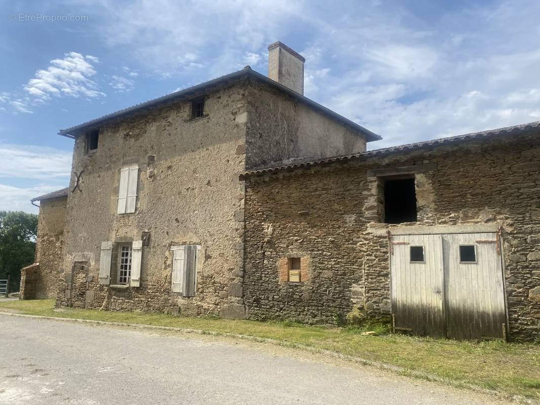 Maison à SAINT-SORNIN-LA-MARCHE