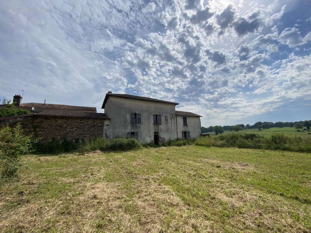 Maison à SAINT-SORNIN-LA-MARCHE