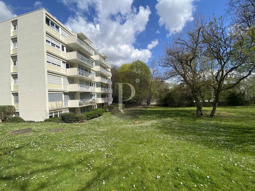 Appartement à LE PLESSIS-ROBINSON