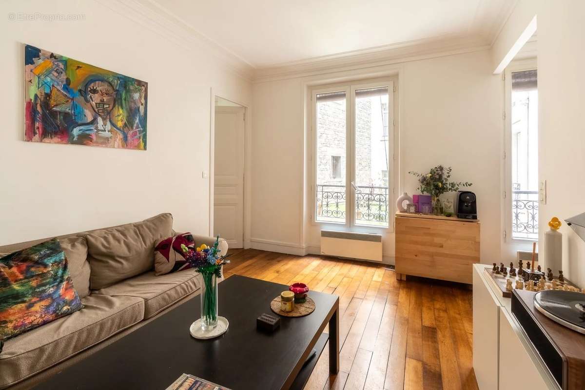 Appartement à PARIS-16E