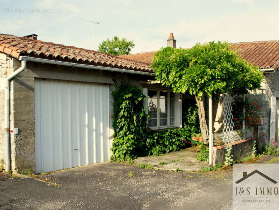 Maison à BEAULIEU-SUR-SONNETTE