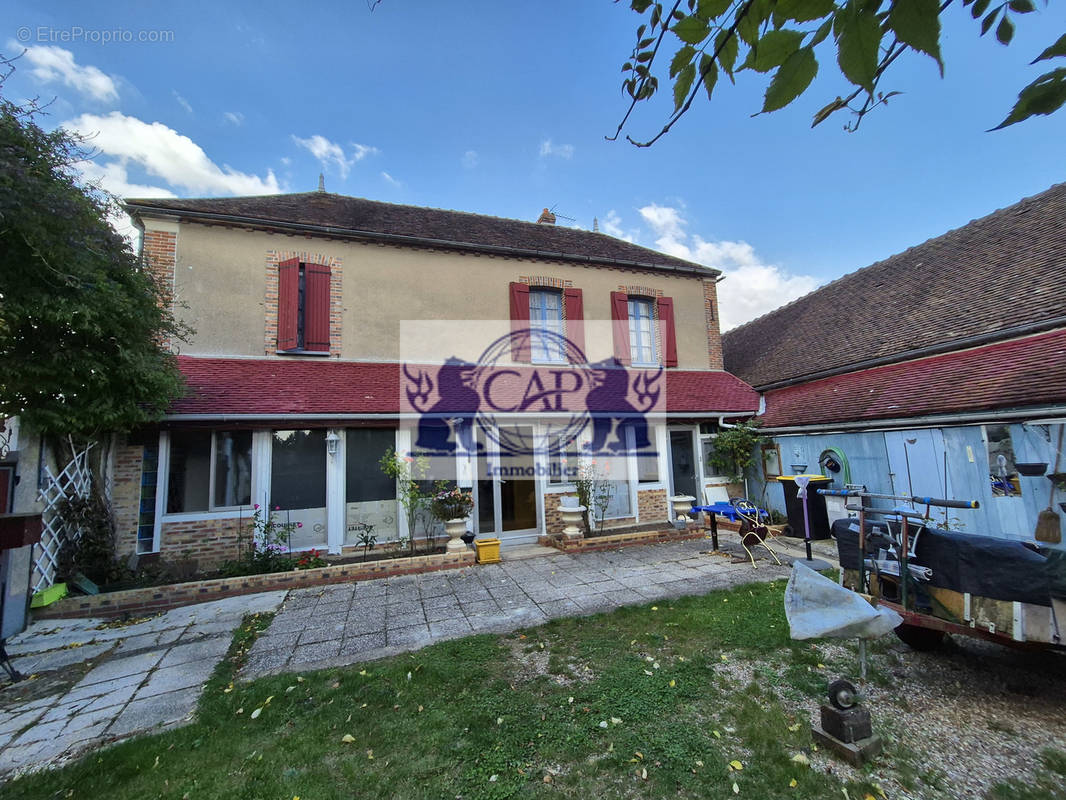 Maison à PONT-SUR-YONNE