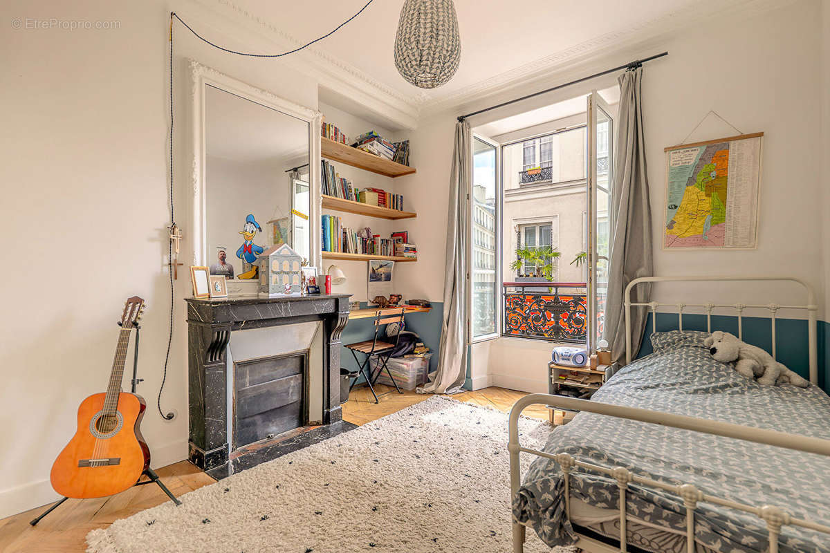 Appartement à PARIS-17E