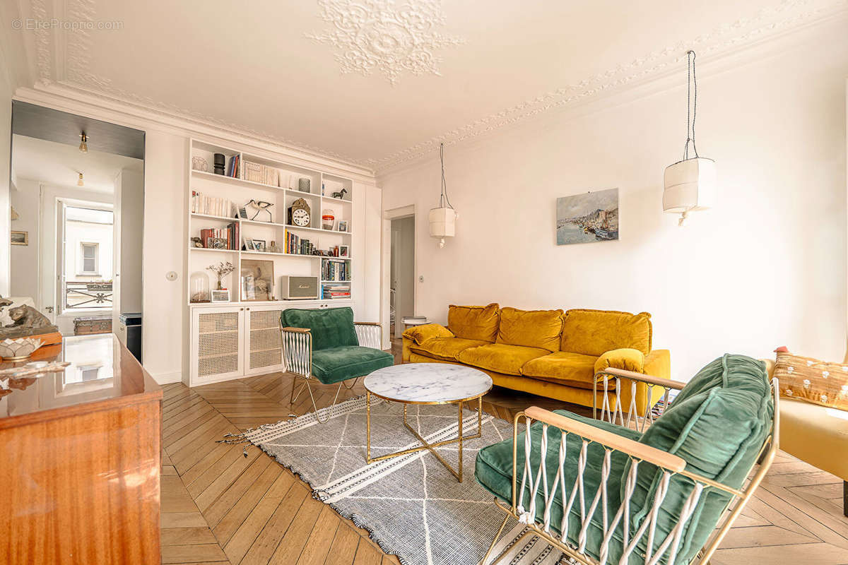 Appartement à PARIS-17E