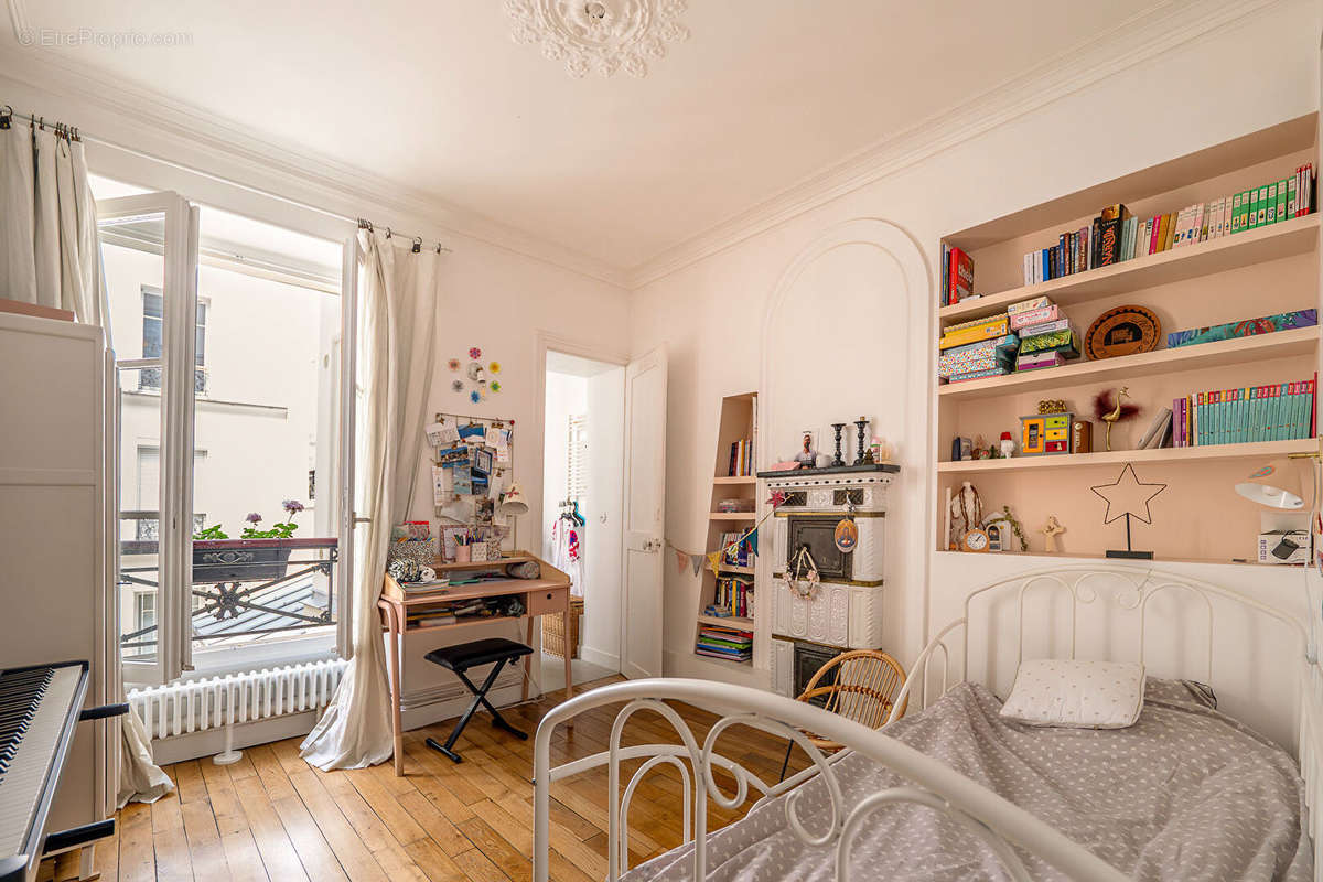 Appartement à PARIS-17E