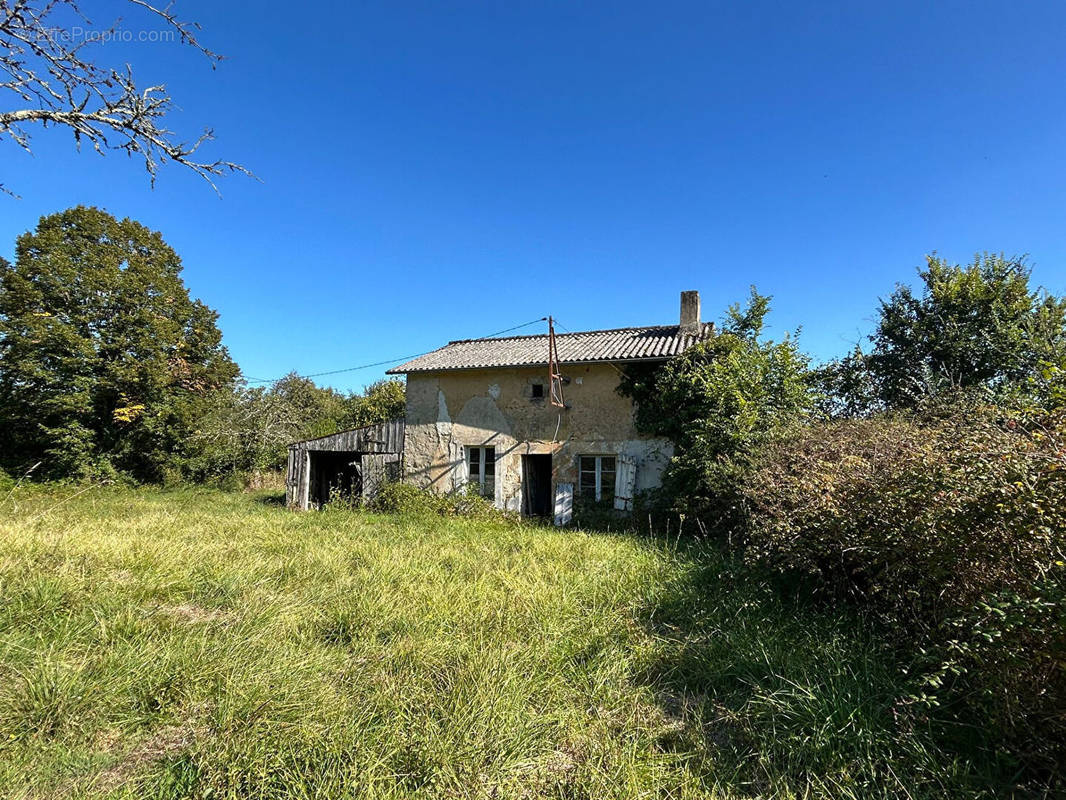 Maison à CHAMPAGNE-SAINT-HILAIRE