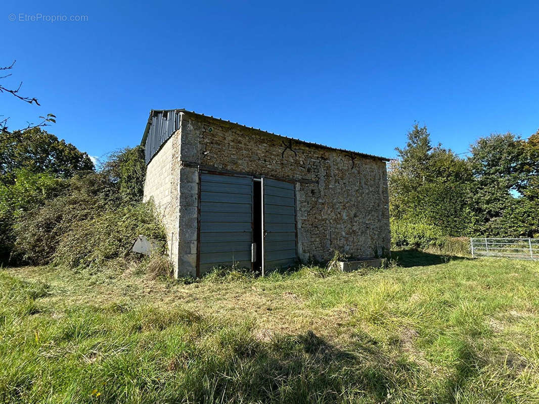 Maison à CHAMPAGNE-SAINT-HILAIRE