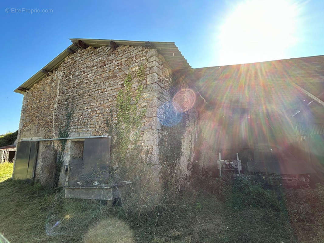 Maison à CHAMPAGNE-SAINT-HILAIRE