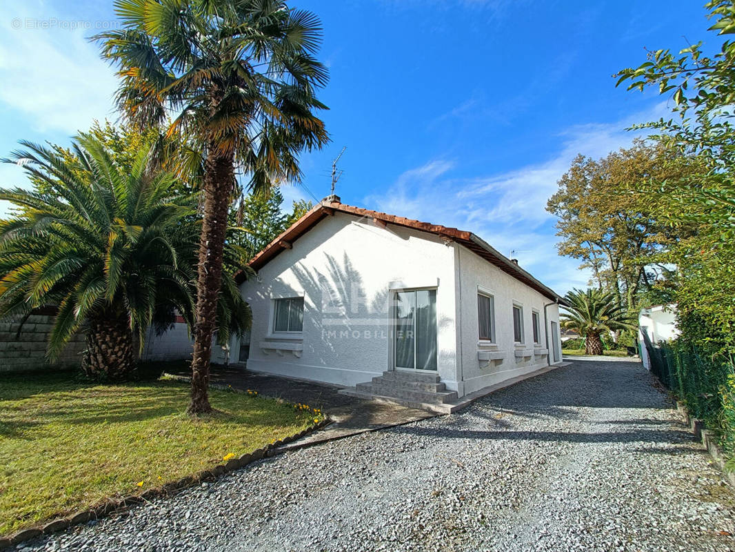 Maison à LONS