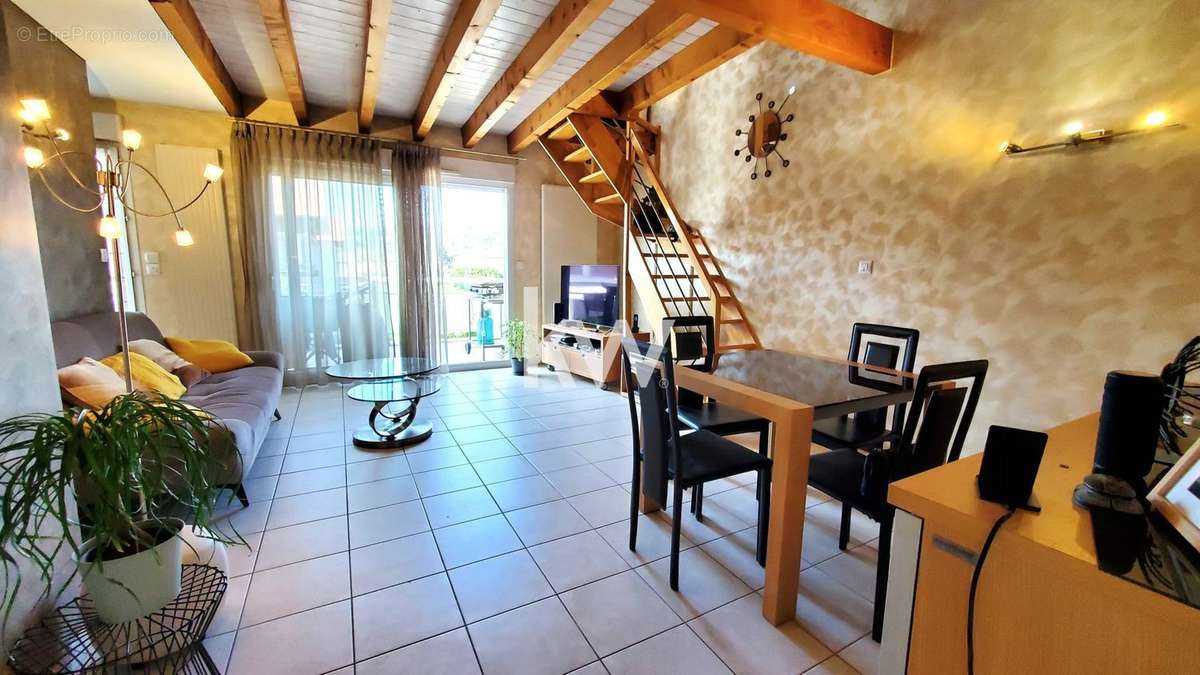 Appartement à REIGNIER