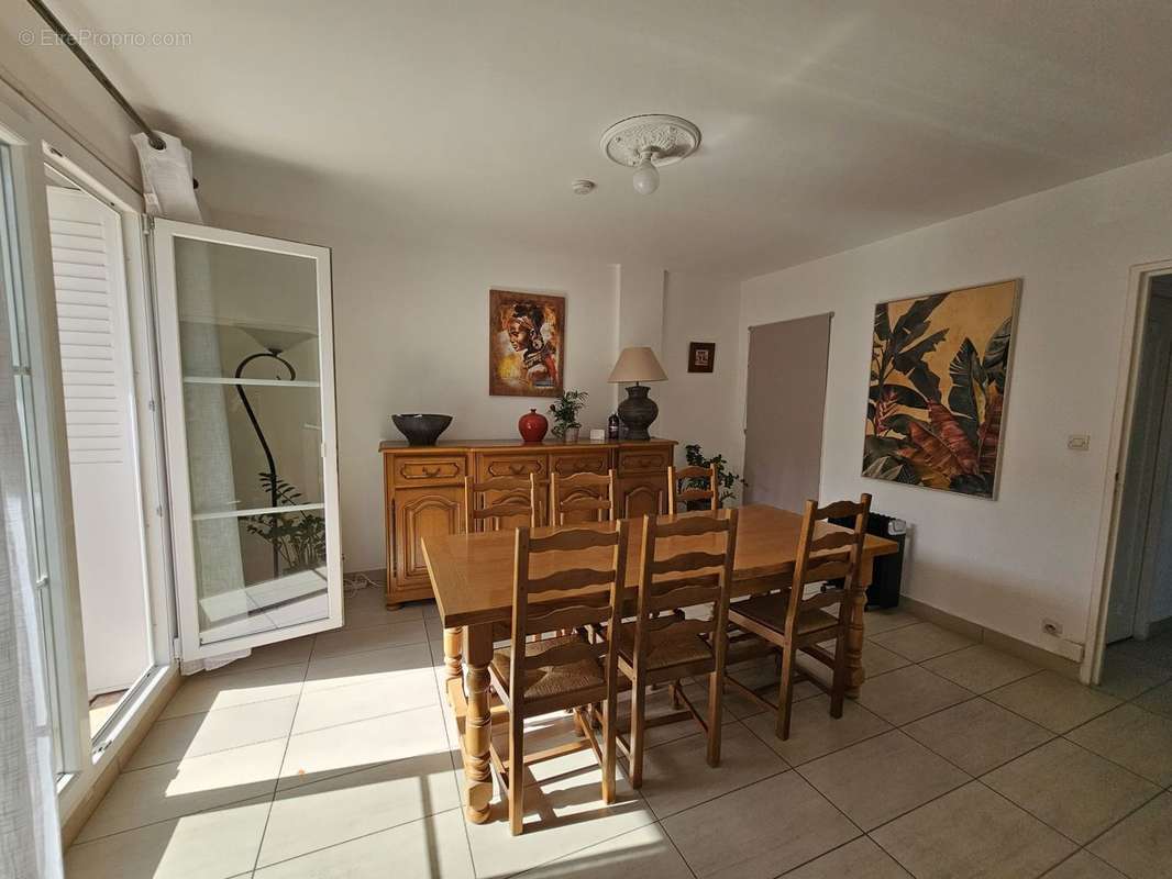 Appartement à SAINT-LAURENT-DU-VAR