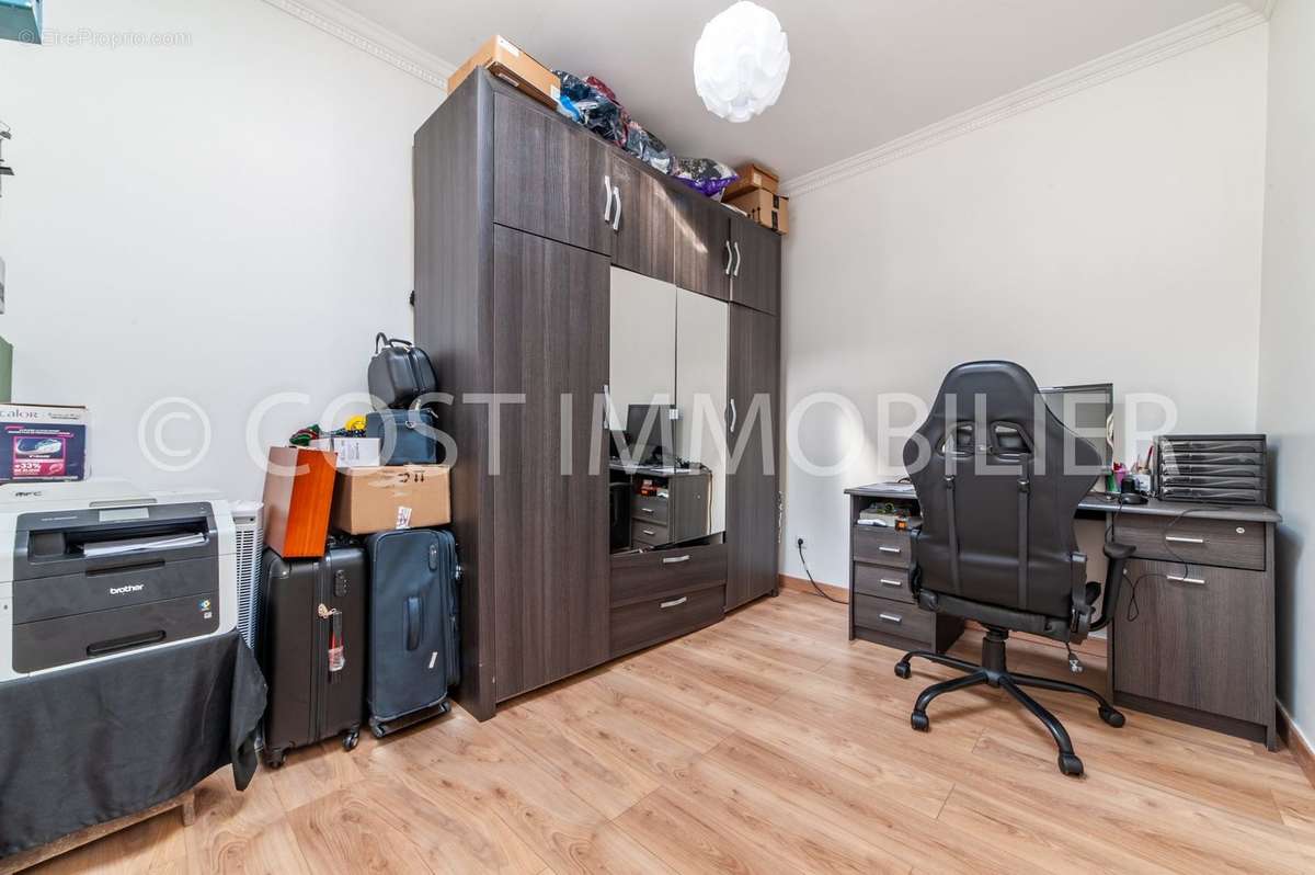 Appartement à COLOMBES