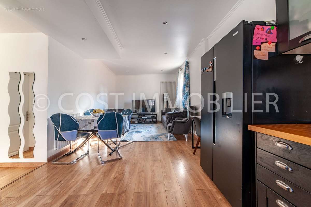 Appartement à COLOMBES